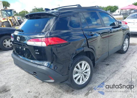 2023 Toyota Corolla Cross Le z USA, uszkodzony, nr VIN 7MUCAABG5PV072089